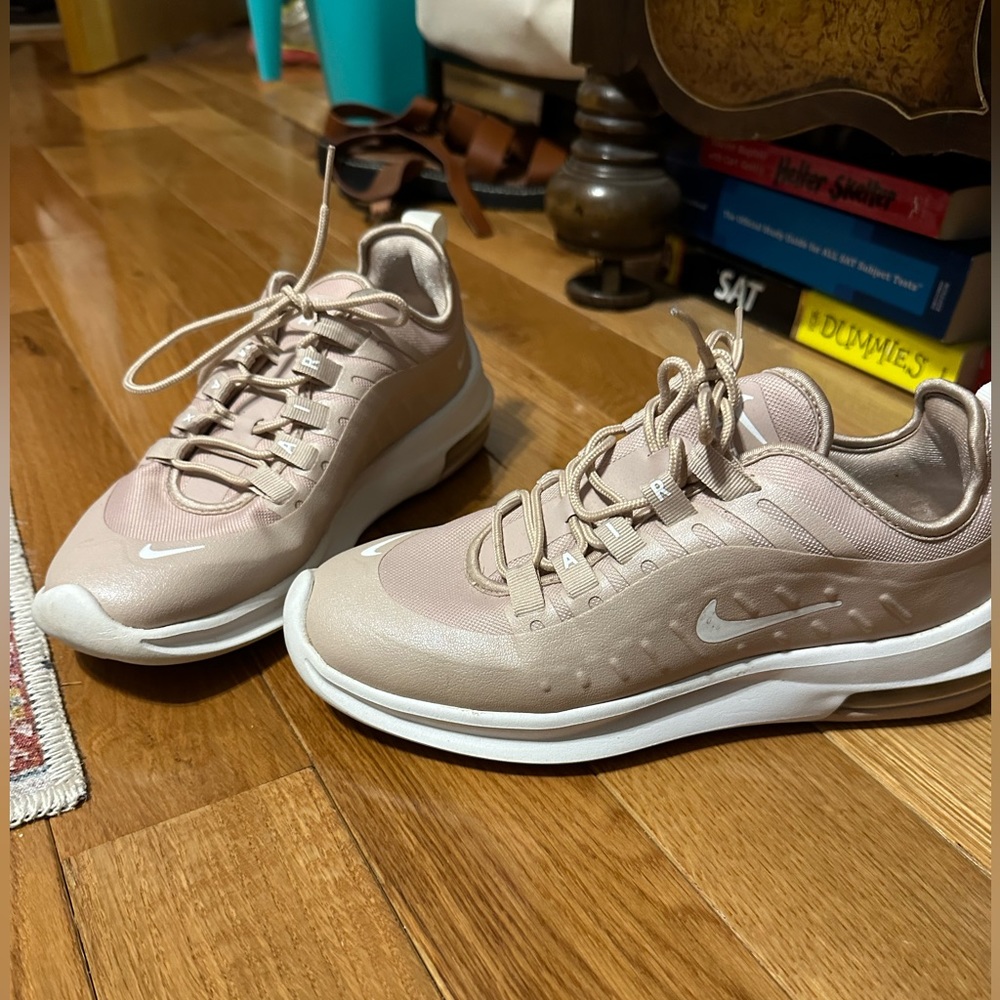 Nike air max light pink shoes